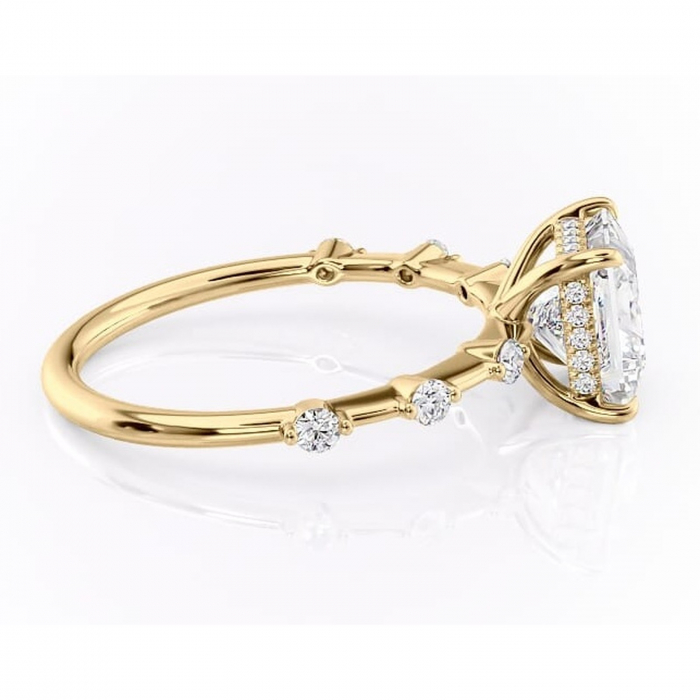 Inel de logodnă Lilya din aur Galben 14kt cu moissanite tăietură princess – Pietre laterale rafinată pentru profil mediu | Personalizează și configurează gratuit online [2]
