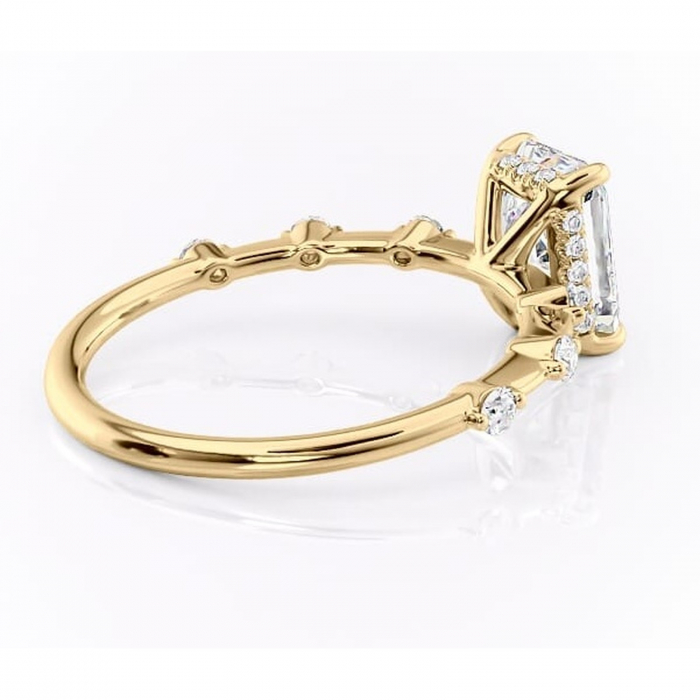 Inel de logodnă Lilya din aur Galben 18kt cu moissanite tăietură radiantă – Pietre laterale rafinată pentru profil mediu | Personalizează și configurează gratuit online [3]