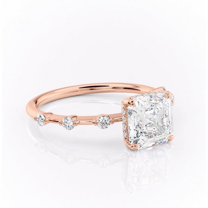 Inel de logodnă Lilya din aur Rose 18kt cu moissanite tăietură asscher – Pietre laterale rafinată pentru profil mediu | Personalizează și configurează gratuit online [1]