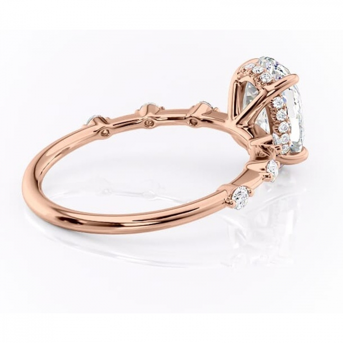 Inel de logodnă Lilya din aur Rose 14kt cu moissanite tăietură ovală – Pietre laterale rafinată pentru profil mediu | Personalizează și configurează gratuit online [3]