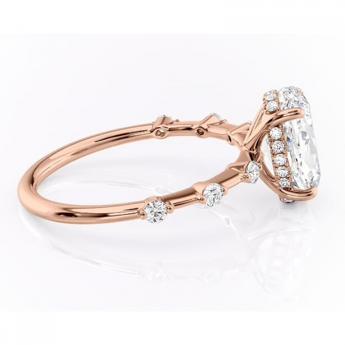 Inel de logodnă Lilya din aur Rose 14kt cu moissanite tăietură ovală – Pietre laterale rafinată pentru profil mediu | Personalizează și configurează gratuit online [2]