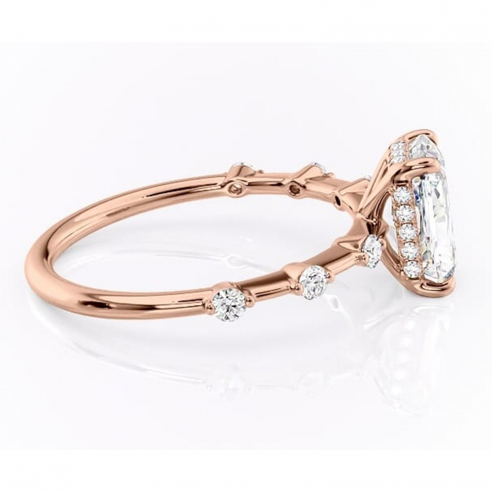 Inel de logodnă Lilya din aur Rose 14kt cu moissanite tăietură radiantă – Pietre laterale rafinată pentru profil mediu | Personalizează și configurează gratuit online [2]