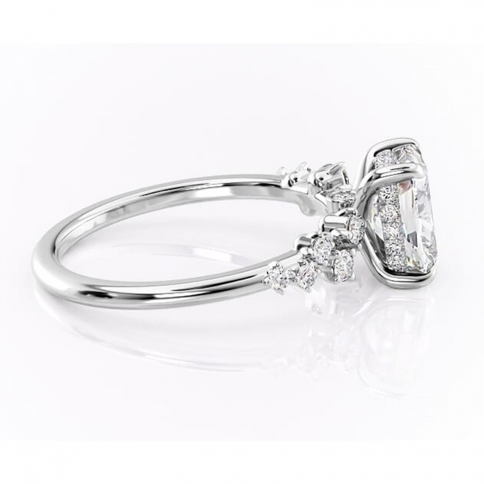 Inel de logodnă Liora din aur Alb 14kt cu moissanite tăietură pernă – Pietre laterale rafinată pentru profil înalt | Personalizează și configurează gratuit online [2]