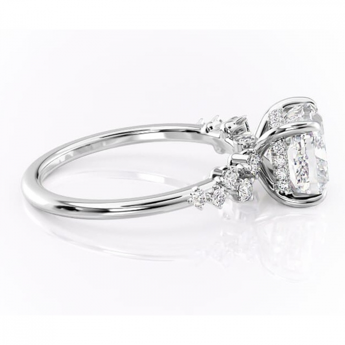 Inel de logodnă Liora din aur Alb 14kt cu moissanite tăietură pernă – Pietre laterale rafinată pentru profil înalt | Personalizează și configurează gratuit online [2]