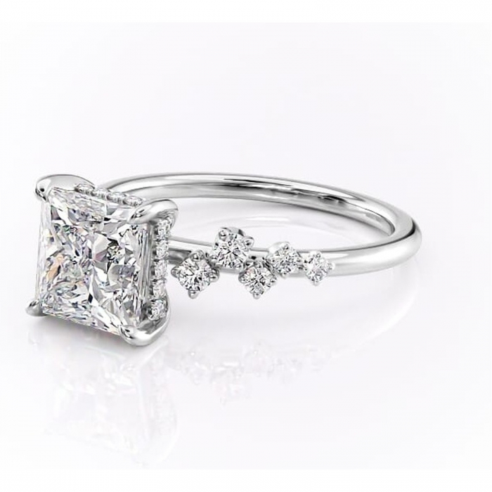 Inel de logodnă Liora din aur Alb 14kt cu moissanite tăietură princess – Pietre laterale rafinată pentru profil înalt | Personalizează și configurează gratuit online [7]