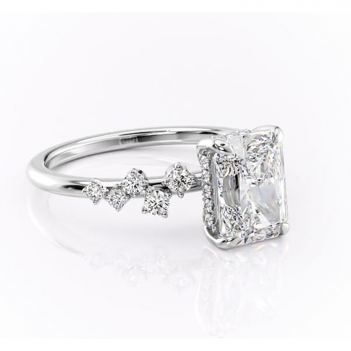 Inel de logodnă Liora din aur Alb 14kt cu moissanite tăietură radiantă – Pietre laterale rafinată pentru profil înalt | Personalizează și configurează gratuit online [1]