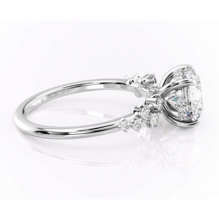 Inel de logodnă Liora din aur Alb 14kt cu moissanite tăietură rotundă – Pietre laterale rafinată pentru profil înalt | Personalizează și configurează gratuit online [2]
