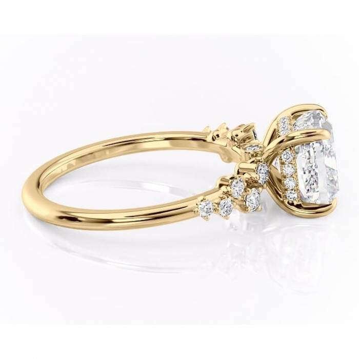 Inel de logodnă Liora din aur Galben 14kt cu moissanite tăietură pernă – Pietre laterale rafinată pentru profil înalt | Personalizează și configurează gratuit online [2]
