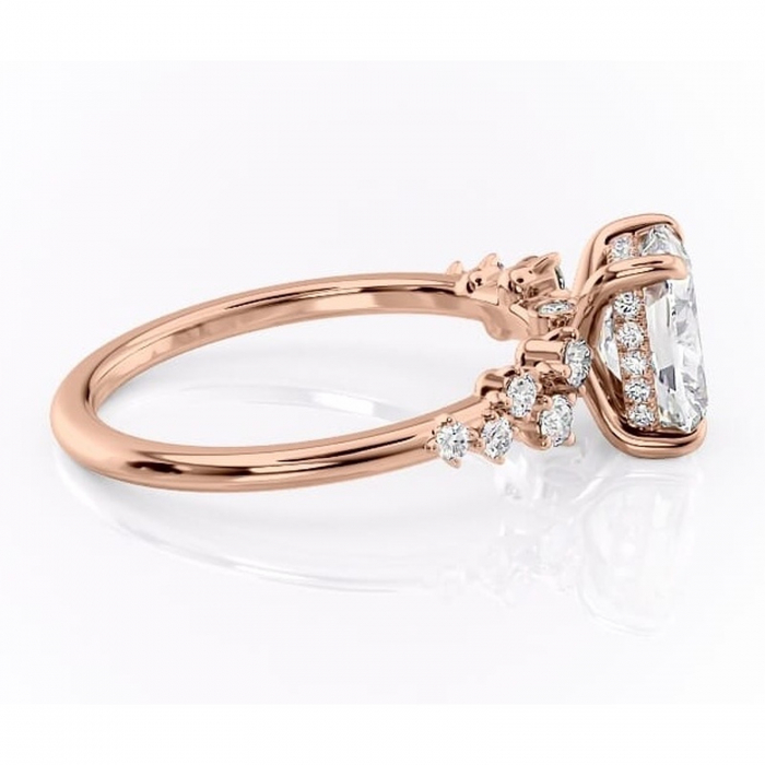 Inel de logodnă Liora din aur Rose 14kt cu moissanite tăietură pernă – Pietre laterale rafinată pentru profil înalt | Personalizează și configurează gratuit online [2]