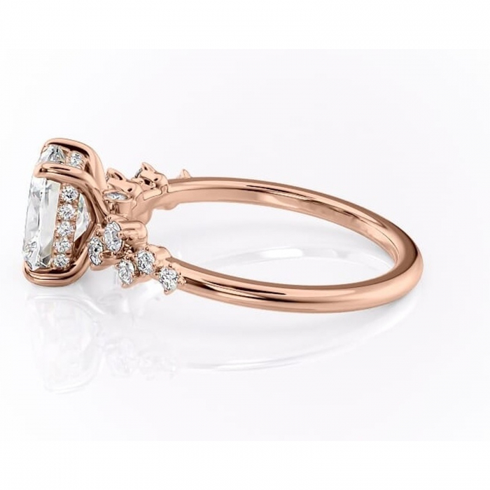 Inel de logodnă Liora din aur Rose 14kt cu moissanite tăietură pernă – Pietre laterale rafinată pentru profil înalt | Personalizează și configurează gratuit online [6]