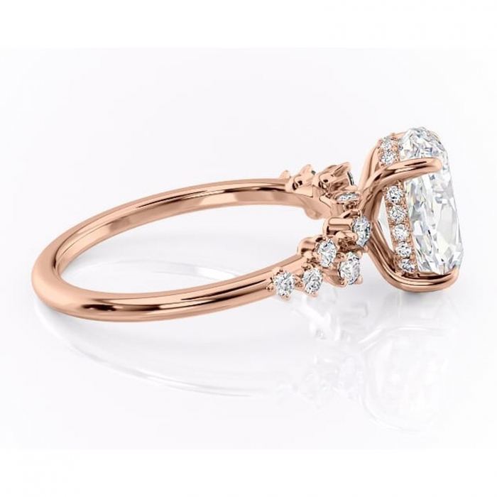 Inel de logodnă Liora din aur Rose 14kt cu moissanite tăietură ovală – Pietre laterale rafinată pentru profil înalt | Personalizează și configurează gratuit online [2]
