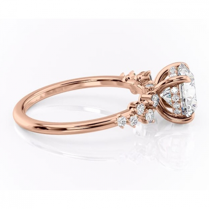 Inel de logodnă Liora din aur Rose 14kt cu moissanite tăietură rotundă – Pietre laterale rafinată pentru profil înalt | Personalizează și configurează gratuit online [2]