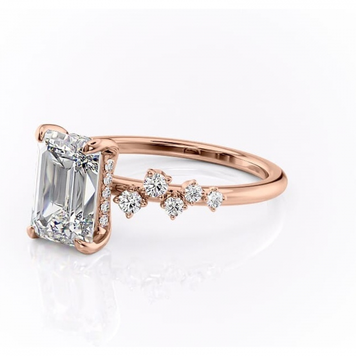 Inel de logodnă Liora din aur Rose 14kt cu moissanite tăietură smarald – Pietre laterale rafinată pentru profil înalt | Personalizează și configurează gratuit online [7]