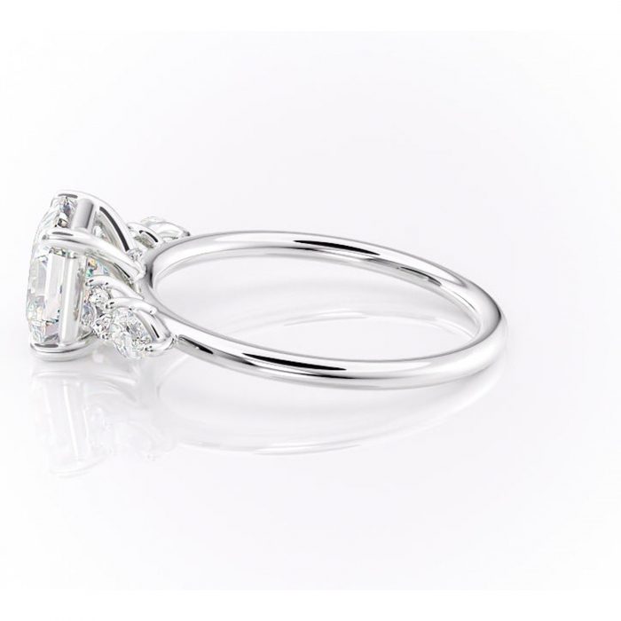 Inel de logodnă Lucinda din aur Alb 14kt cu moissanite tăietură asscher – Montură cu trei pietre rafinată pentru profil înalt | Personalizează și configurează gratuit online [6]