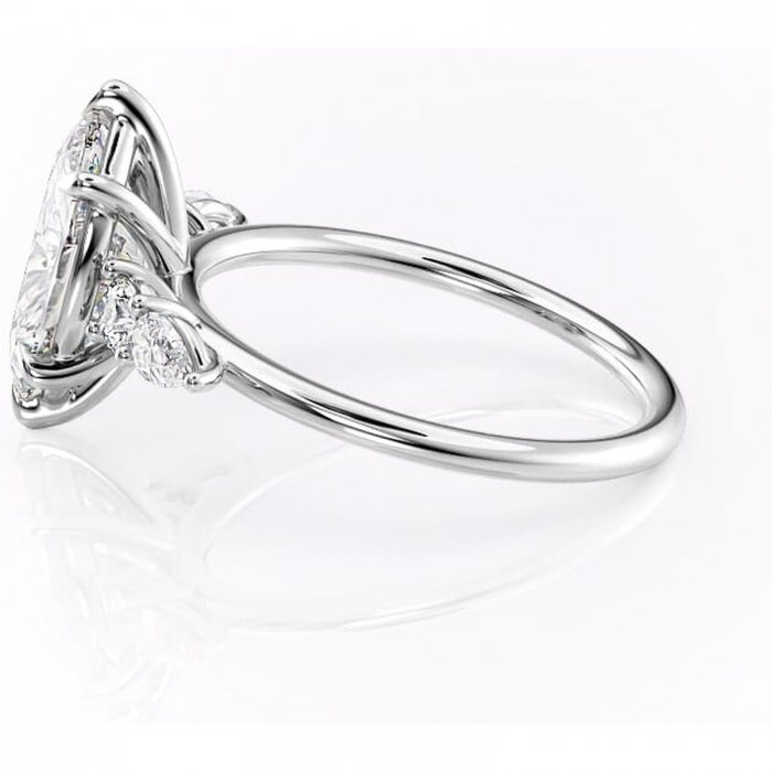 Inel de logodnă Lucinda din aur Alb 18kt cu moissanite tăietură marquise – Montură cu trei pietre rafinată pentru profil înalt | Personalizează și configurează gratuit online [6]