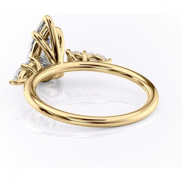 Inel de logodnă Lucinda din aur Galben 14kt cu moissanite tăietură pară – Montură cu trei pietre rafinată pentru profil înalt | Personalizează și configurează gratuit online [4]
