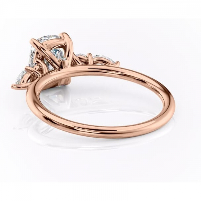 Inel de logodnă Lucinda din aur Rose 14kt cu moissanite tăietură asscher – Montură cu trei pietre rafinată pentru profil înalt | Personalizează și configurează gratuit online [4]