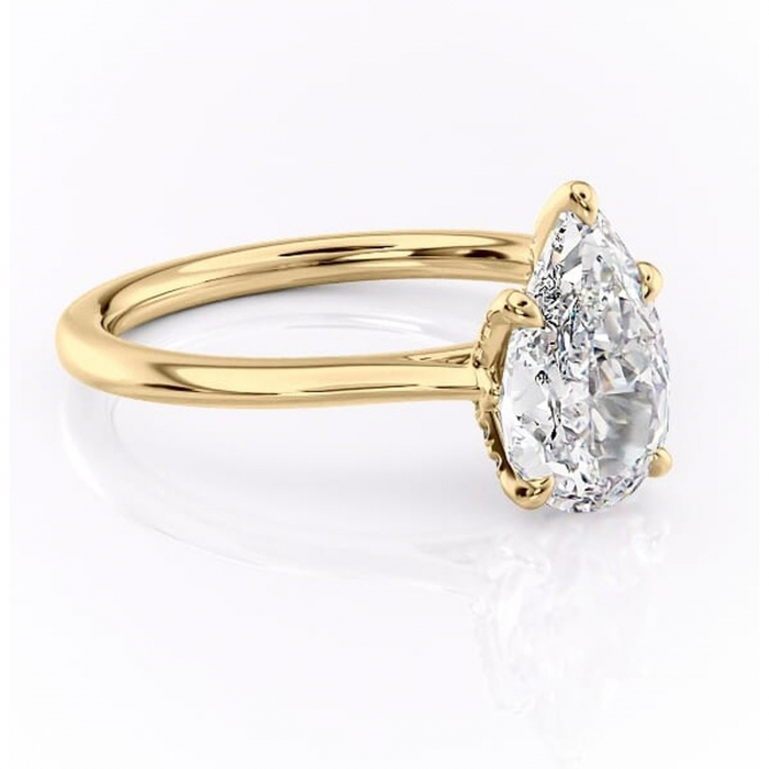 Inel de logodnă Luma din aur Galben 18kt cu moissanite tăietură pară – Solitar rafinată pentru profil înalt | Personalizează și configurează gratuit online [1]
