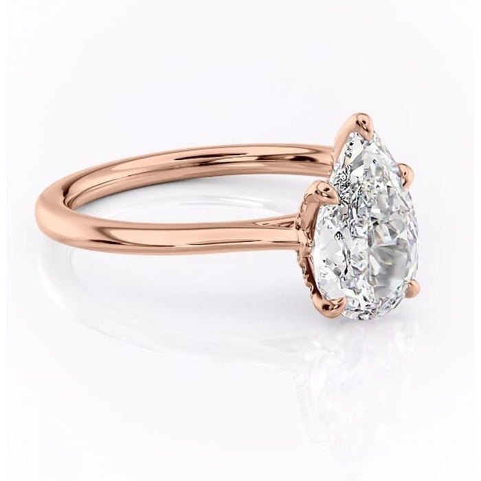 Inel de logodnă Luma din aur Rose 14kt cu moissanite tăietură pară – Solitar rafinată pentru profil înalt | Personalizează și configurează gratuit online [1]