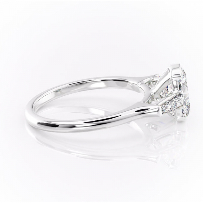 Inel de logodnă Lunaria din aur Alb 14kt cu moissanite tăietură pernă – Solitar rafinată pentru profil înalt | Personalizează și configurează gratuit online [2]