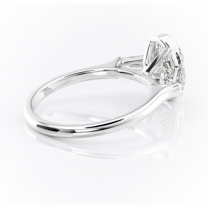 Inel de logodnă Lunaria din aur Alb 14kt cu moissanite tăietură ovală – Solitar rafinată pentru profil înalt | Personalizează și configurează gratuit online [3]