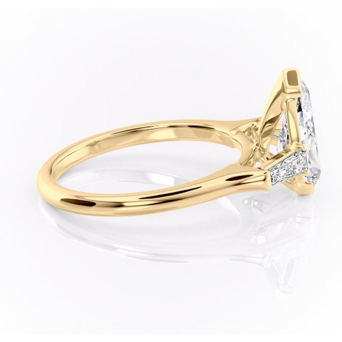 Inel de logodnă Lunaria din aur Galben 14kt cu moissanite tăietură pară – Solitar rafinată pentru profil înalt | Personalizează și configurează gratuit online [2]
