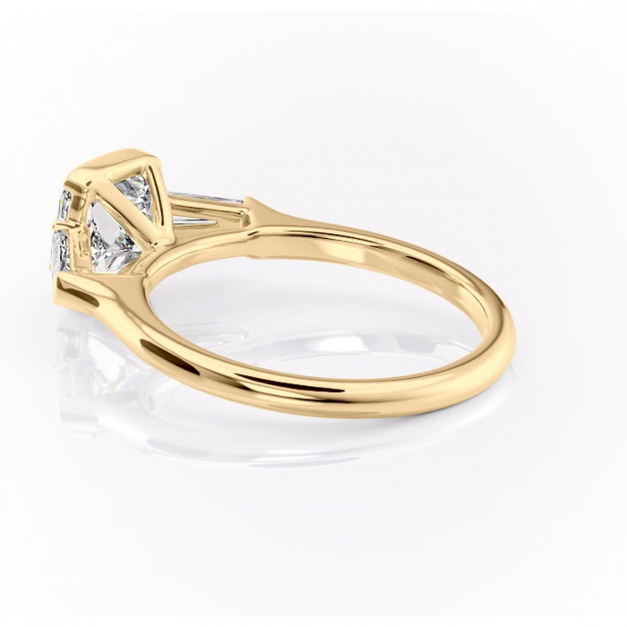 Inel de logodnă Lunaria din aur Galben 18kt cu moissanite tăietură pernă – Solitar rafinată pentru profil înalt | Personalizează și configurează gratuit online [5]