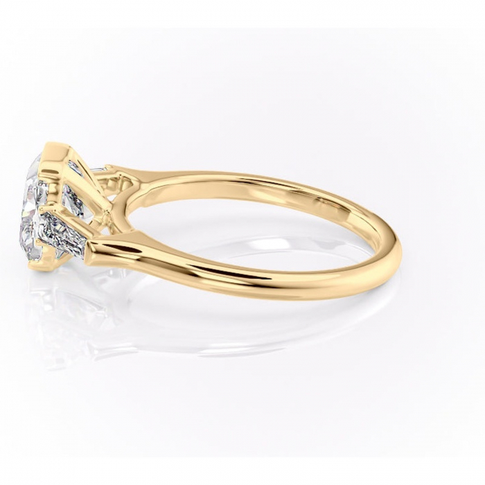 Inel de logodnă Lunaria din aur Galben 18kt cu moissanite tăietură pernă – Solitar rafinată pentru profil înalt | Personalizează și configurează gratuit online [6]