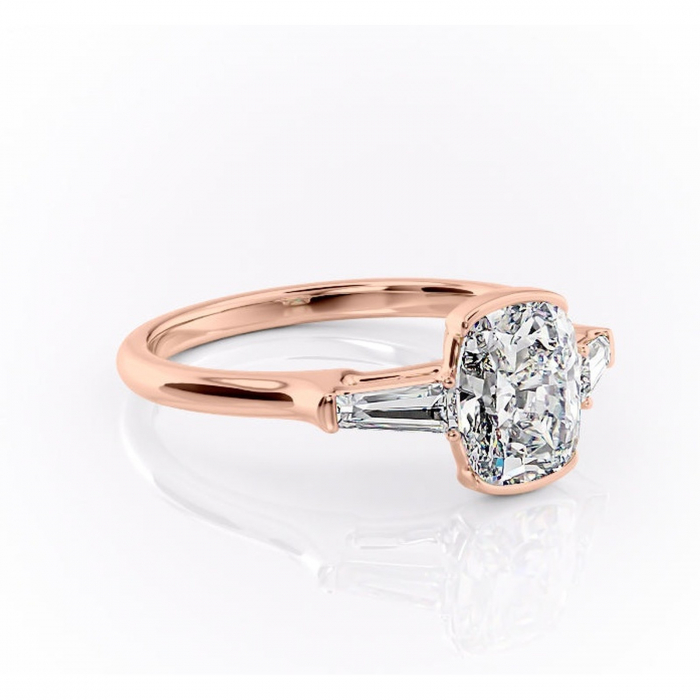 Inel de logodnă Lunaria din aur Rose 14kt cu moissanite tăietură pernă – Solitar rafinată pentru profil înalt | Personalizează și configurează gratuit online [1]