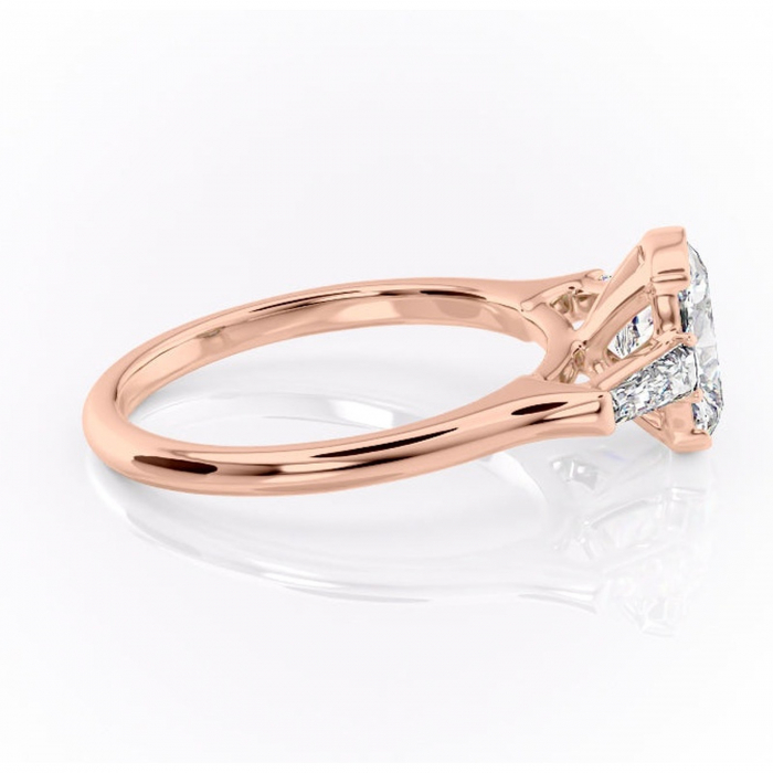 Inel de logodnă Lunaria din aur Rose 14kt cu moissanite tăietură pernă – Solitar rafinată pentru profil înalt | Personalizează și configurează gratuit online [2]