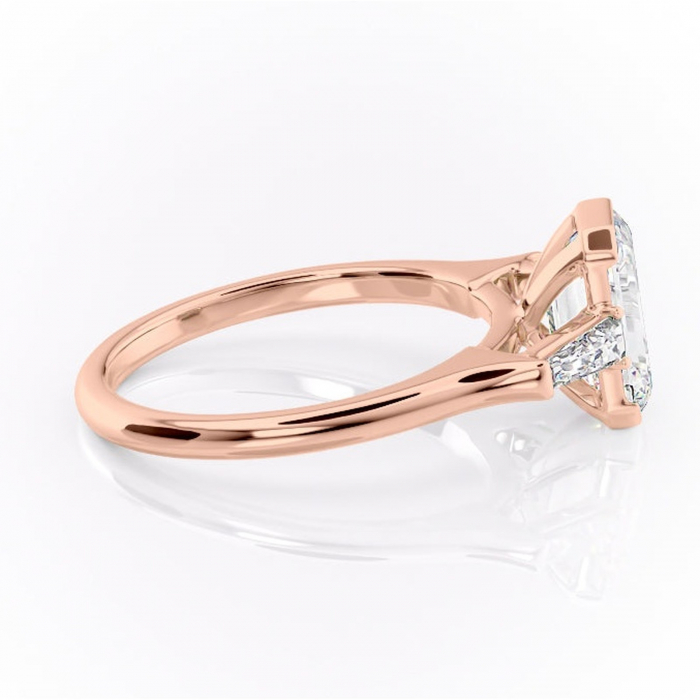 Inel de logodnă Lunaria din aur Rose 18kt cu moissanite tăietură smarald – Solitar rafinată pentru profil înalt | Personalizează și configurează gratuit online [2]