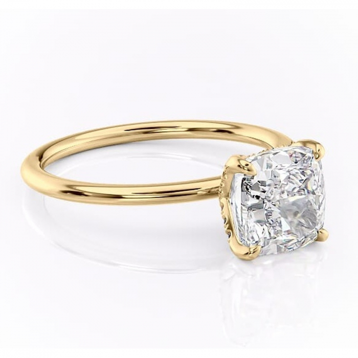 Inel de logodnă Lux din aur Galben 18kt cu moissanite tăietură pernă – Solitar rafinată pentru profil înalt | Personalizează și configurează gratuit online [1]