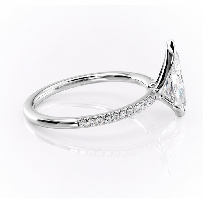 Inel de logodnă Maelis din aur Alb 14kt cu moissanite tăietură pară – Montură închisă rafinată pentru profil mediu | Personalizează și configurează gratuit online [2]