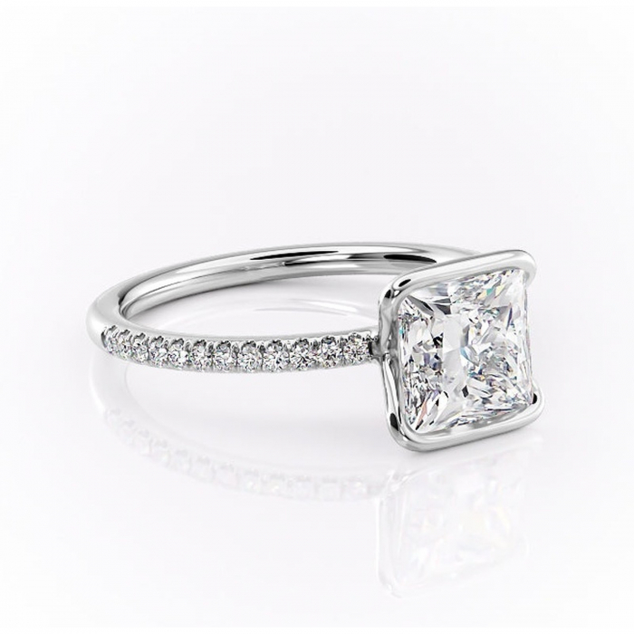 Inel de logodnă Maelis din aur Alb 14kt cu moissanite tăietură princess – Montură închisă rafinată pentru profil mediu | Personalizează și configurează gratuit online [1]