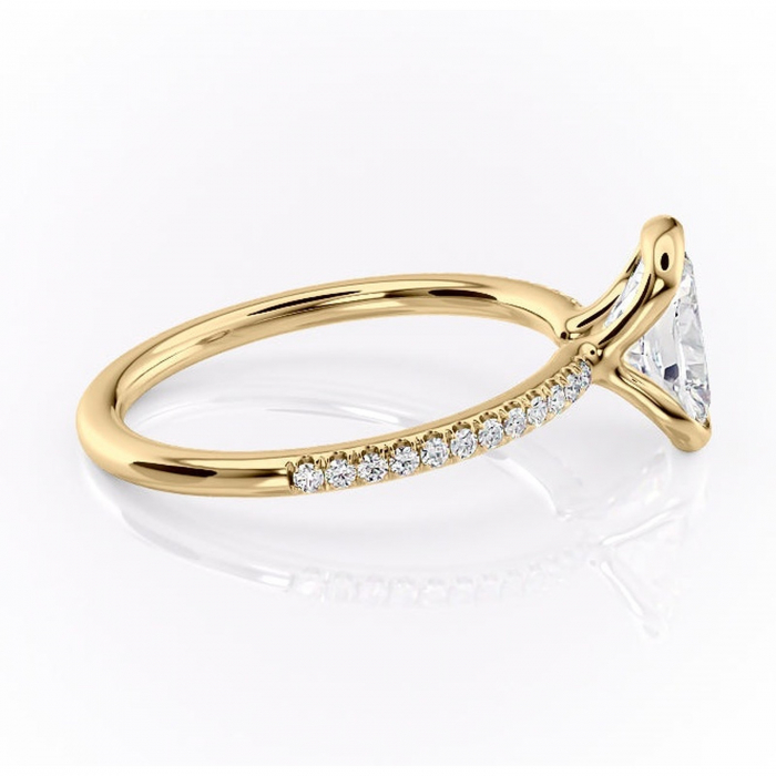 Inel de logodnă Maelis din aur Galben 14kt cu moissanite tăietură pernă – Montură închisă rafinată pentru profil mediu | Personalizează și configurează gratuit online [2]