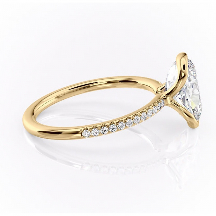 Inel de logodnă Maelis din aur Galben 14kt cu moissanite tăietură ovală – Montură închisă rafinată pentru profil mediu | Personalizează și configurează gratuit online [2]