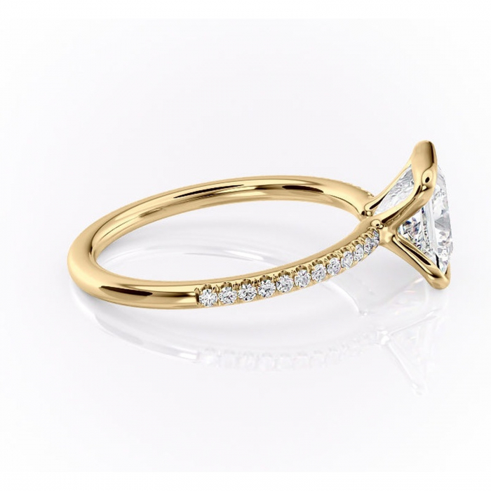 Inel de logodnă Maelis din aur Galben 14kt cu moissanite tăietură princess – Montură închisă rafinată pentru profil mediu | Personalizează și configurează gratuit online [2]