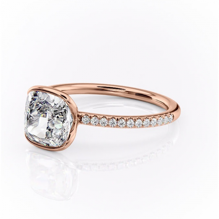 Inel de logodnă Maelis din aur Rose 18kt cu moissanite tăietură pernă – Montură închisă rafinată pentru profil mediu | Personalizează și configurează gratuit online [7]