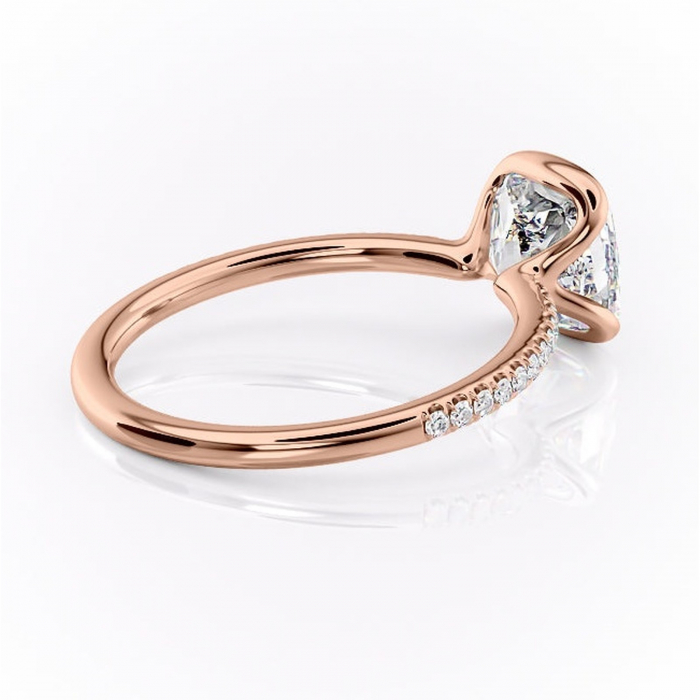 Inel de logodnă Maelis din aur Rose 18kt cu moissanite tăietură pernă – Montură închisă rafinată pentru profil mediu | Personalizează și configurează gratuit online [3]