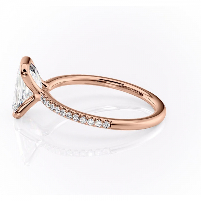 Inel de logodnă Maelis din aur Rose 18kt cu moissanite tăietură smarald – Montură închisă rafinată pentru profil mediu | Personalizează și configurează gratuit online [6]