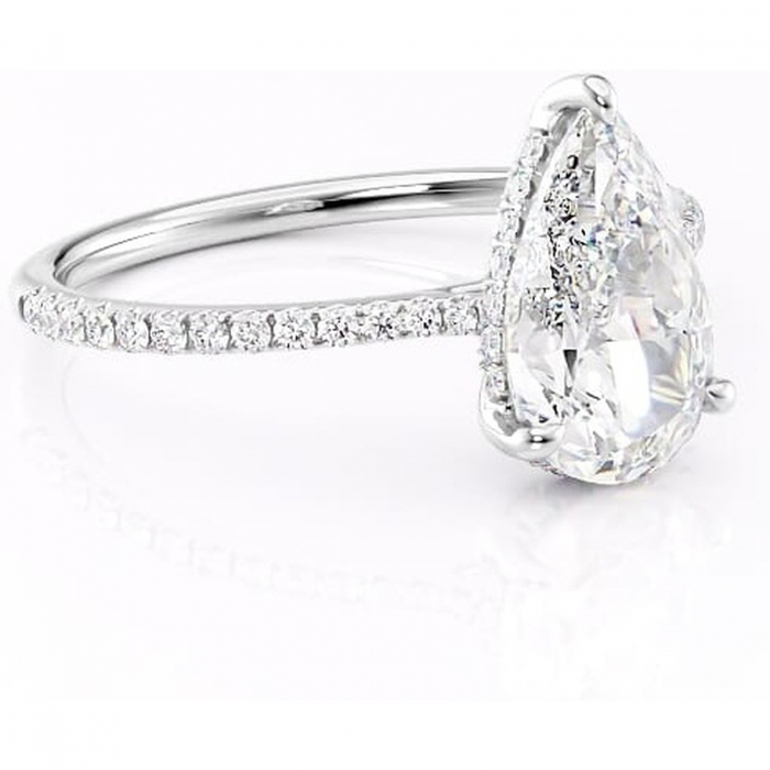 Inel de logodnă Marigold din aur Alb 14kt cu moissanite tăietură pară – Montură pavé rafinată pentru profil jos | Personalizează și configurează gratuit online [1]