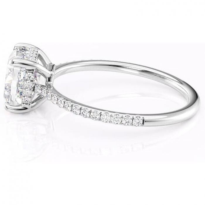 Inel de logodnă Marigold din aur Alb 18kt cu moissanite tăietură pernă – Montură pavé rafinată pentru profil jos | Personalizează și configurează gratuit online [6]