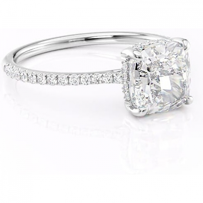 Inel de logodnă Marigold din aur Alb 18kt cu moissanite tăietură pernă – Montură pavé rafinată pentru profil jos | Personalizează și configurează gratuit online [1]