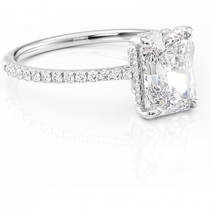 Inel de logodnă Marigold din aur Alb 14kt cu moissanite tăietură radiantă – Montură pavé rafinată pentru profil jos | Personalizează și configurează gratuit online [1]
