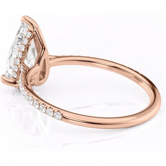 Inel de logodnă Marigold din aur Rose 18kt cu moissanite tăietură pară – Montură pavé rafinată pentru profil jos | Personalizează și configurează gratuit online [5]