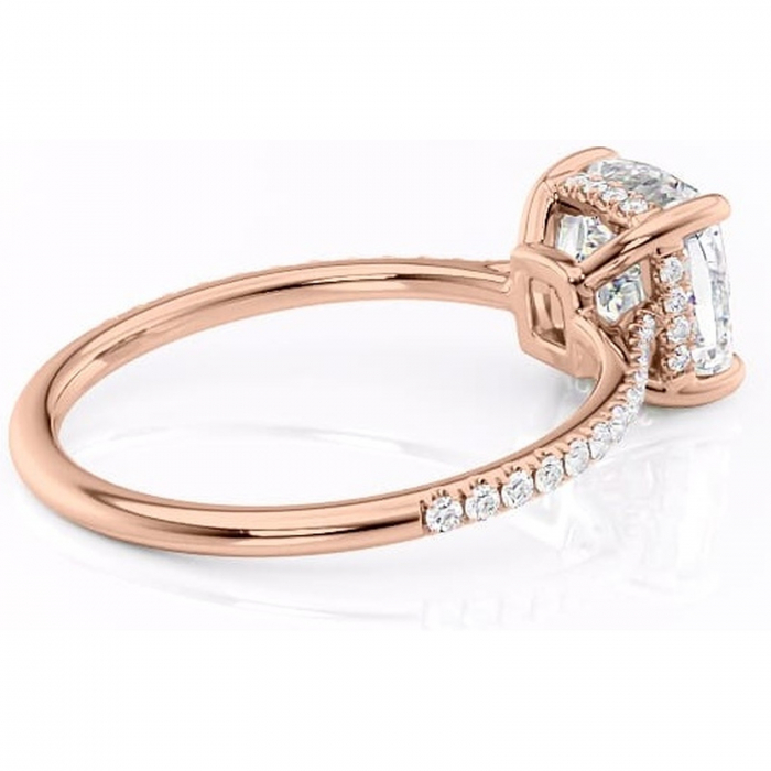 Inel de logodnă Marigold din aur Rose 14kt cu moissanite tăietură pernă – Montură pavé rafinată pentru profil jos | Personalizează și configurează gratuit online [3]