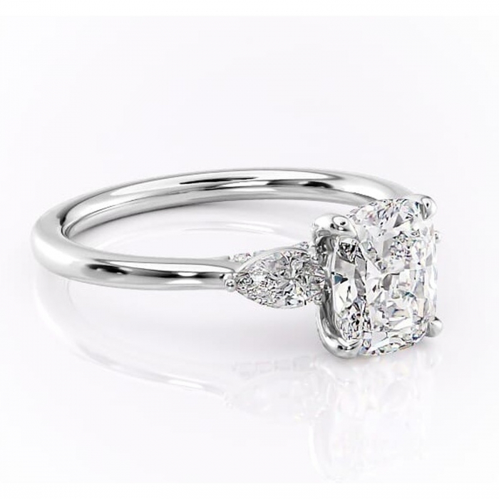 Inel de logodnă Matilda din aur Alb 14kt cu moissanite tăietură asscher – Montură cu trei pietre rafinată pentru profil înalt | Personalizează și configurează gratuit online [1]