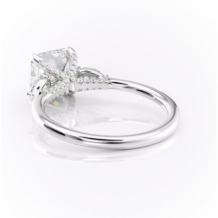 Inel de logodnă Matilda din aur Alb 14kt cu moissanite tăietură asscher – Montură cu trei pietre rafinată pentru profil înalt | Personalizează și configurează gratuit online [4]