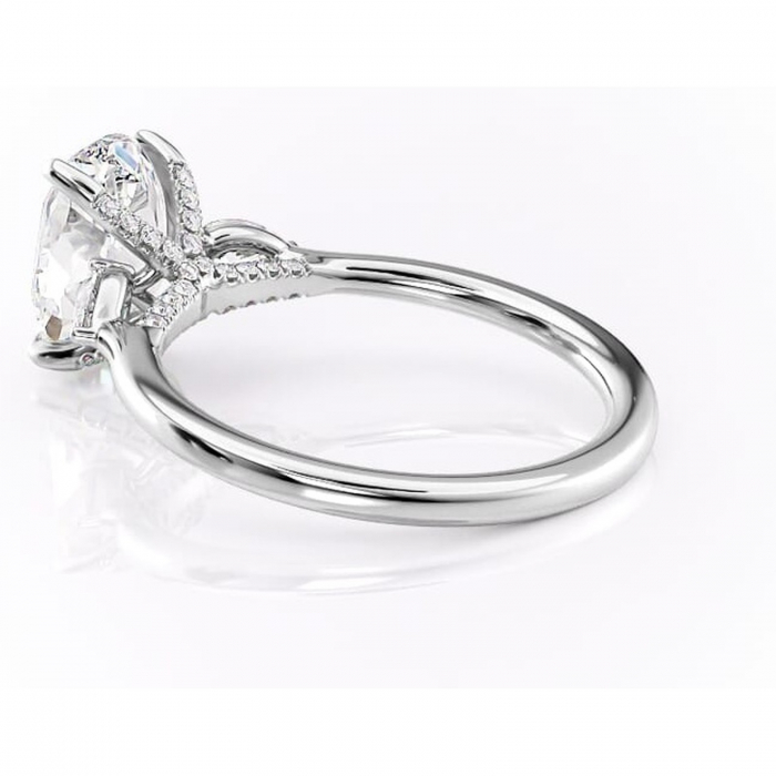 Inel de logodnă Matilda din aur Alb 14kt cu moissanite tăietură ovală – Montură cu trei pietre rafinată pentru profil înalt | Personalizează și configurează gratuit online [5]