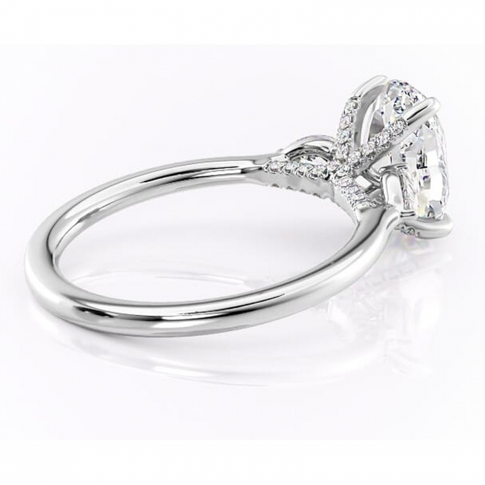 Inel de logodnă Matilda din aur Alb 14kt cu moissanite tăietură ovală – Montură cu trei pietre rafinată pentru profil înalt | Personalizează și configurează gratuit online [3]